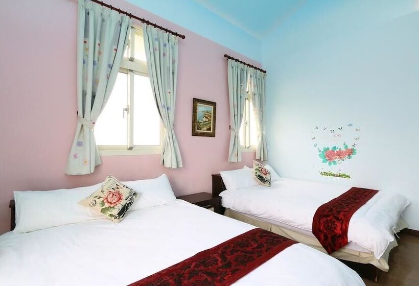 پانسیون Happy Castle