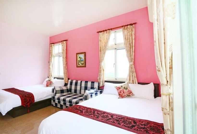 پانسیون Happy Castle