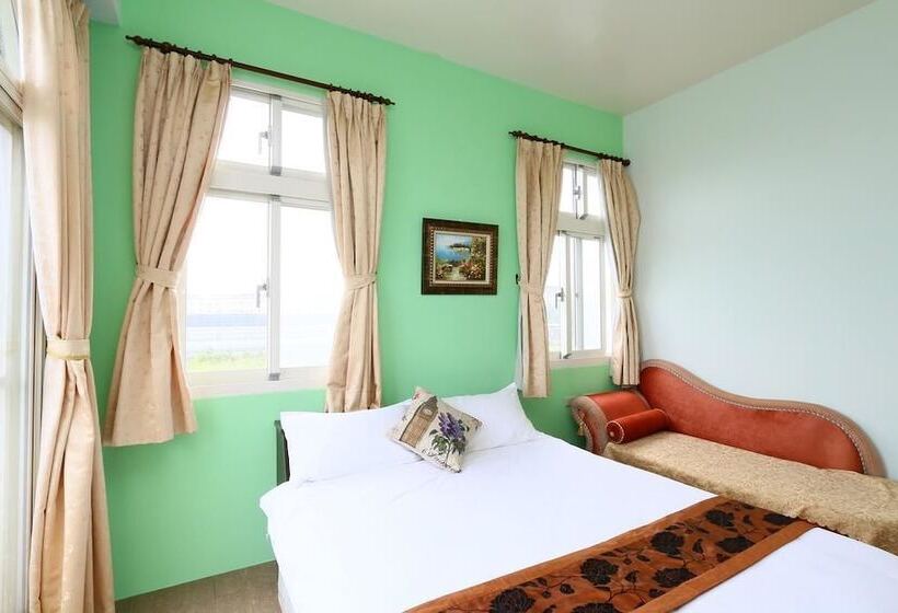 پانسیون Happy Castle