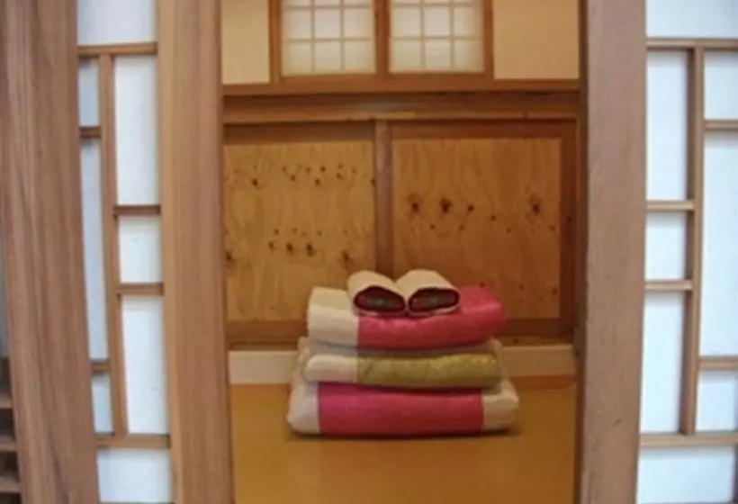 پانسیون Sarangchae Hanok Guesthouse