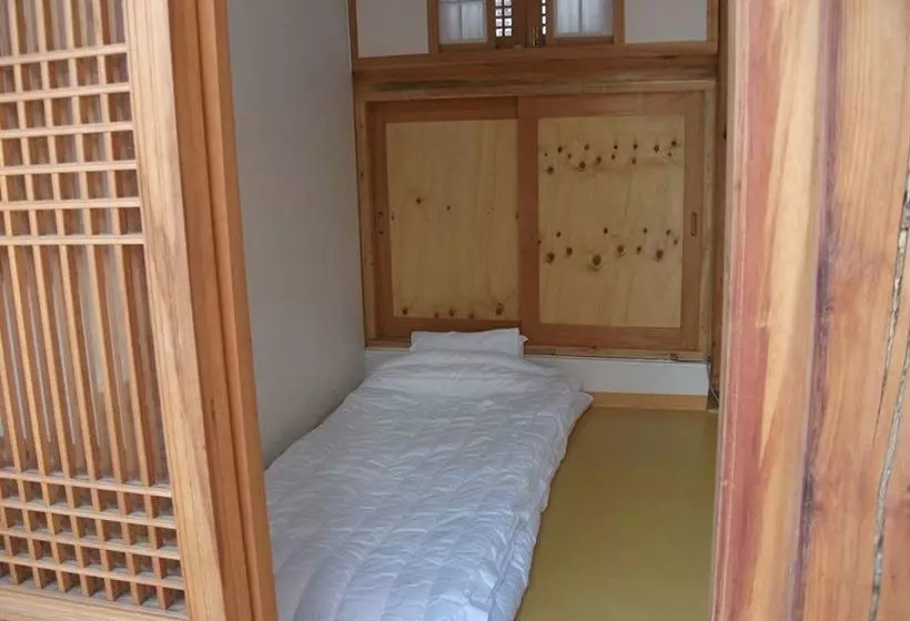 پانسیون Sarangchae Hanok Guesthouse