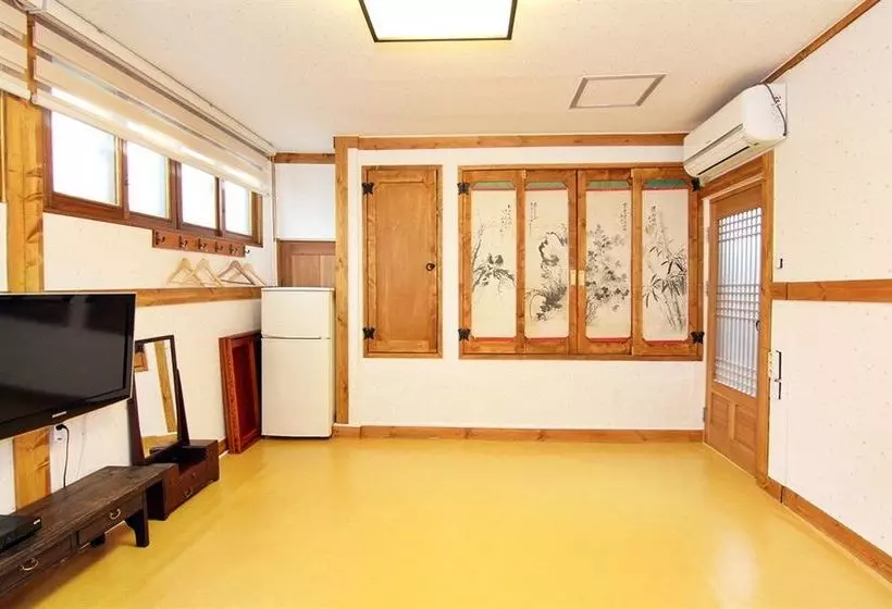 پانسیون Sarangchae Hanok Guesthouse