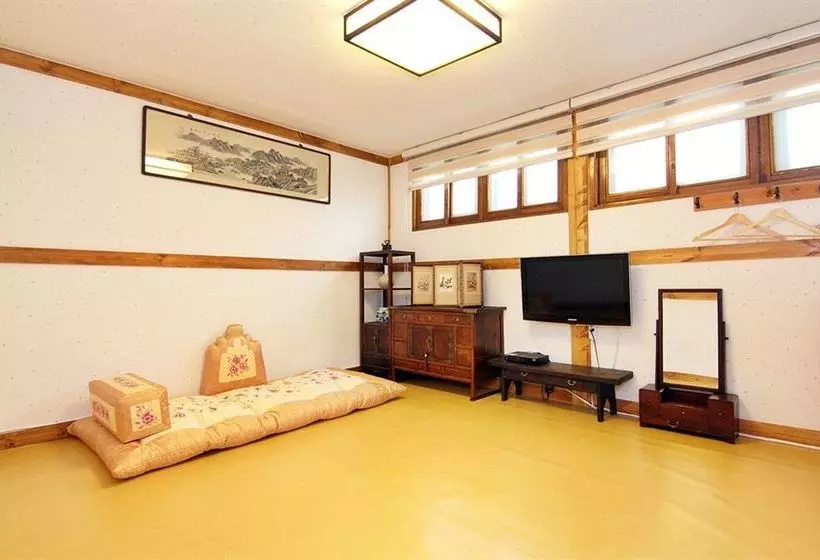 پانسیون Sarangchae Hanok Guesthouse