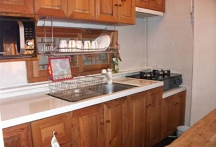 پانسیون Sarangchae Hanok Guesthouse