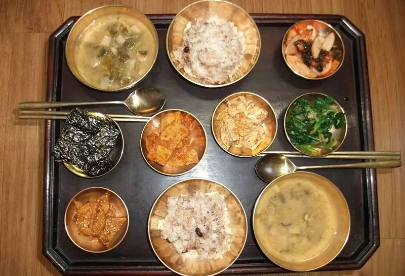 پانسیون Sarangchae Hanok Guesthouse