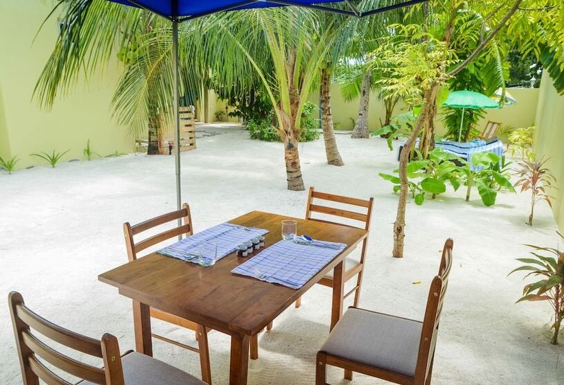 پانسیون Whale Shark Inn Maldives