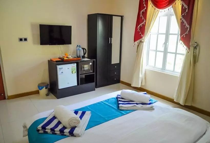 پانسیون Whale Shark Inn Maldives