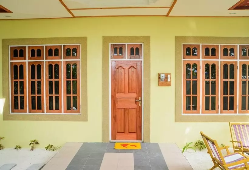 پانسیون Whale Shark Inn Maldives