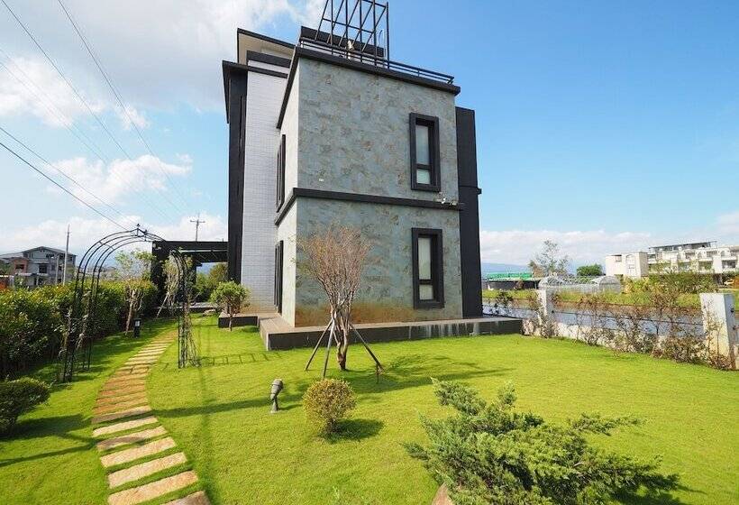 Sakura Bed And Breakfast