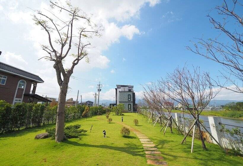 Sakura Bed And Breakfast