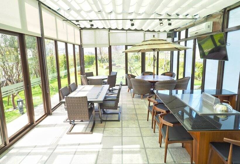 Sakura Bed And Breakfast