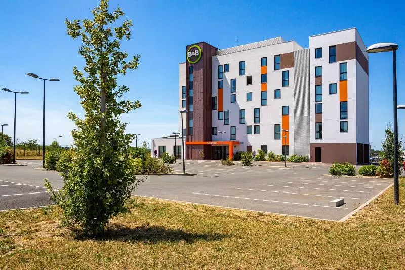 B&b Hotel Les Herbiers