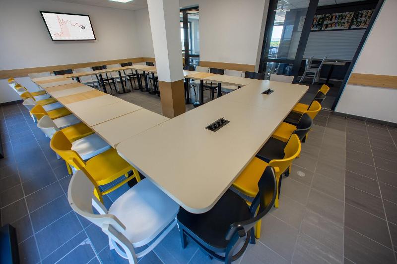 B&b Hotel Les Herbiers