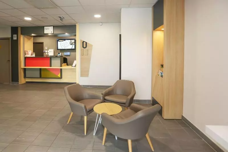 B&b Hotel Les Herbiers