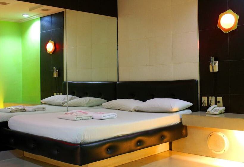 Hotel Daisy Drive Inn