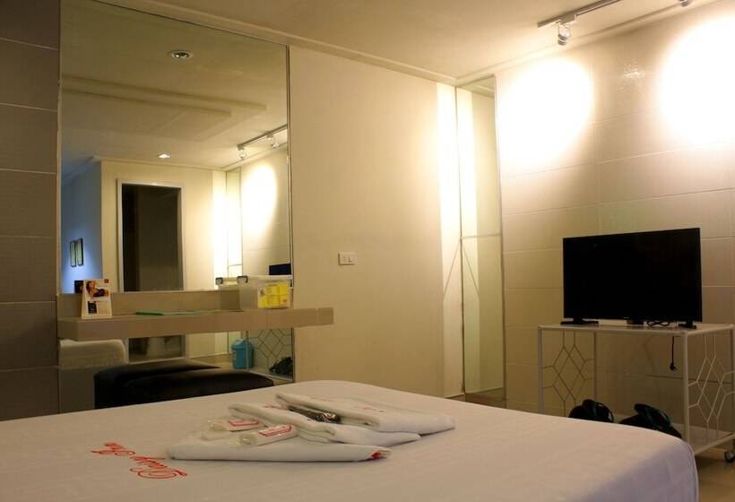 Hotel Daisy Drive Inn