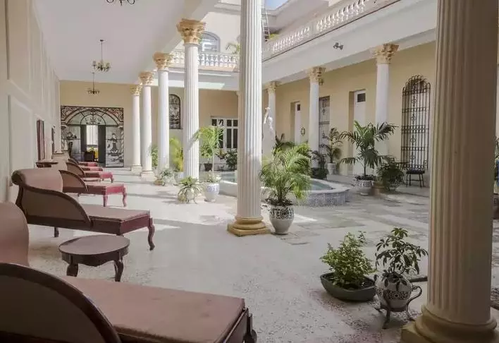 هتل E La Sevillana