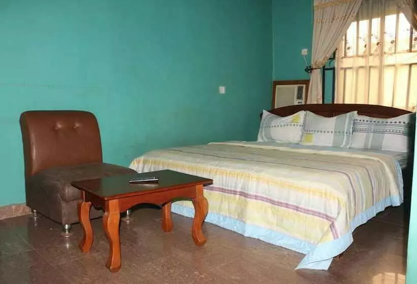 Green Park Hotel And Suites