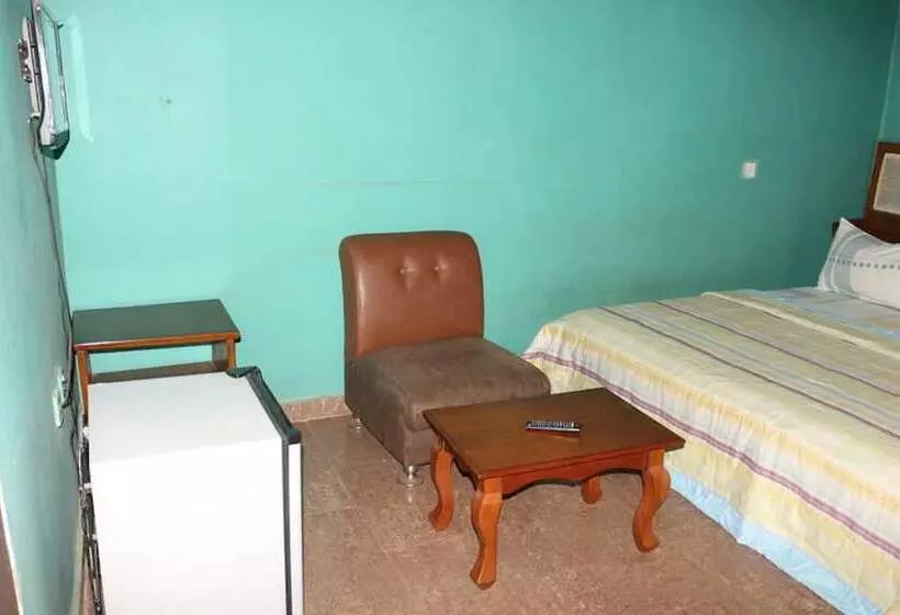 Green Park Hotel And Suites