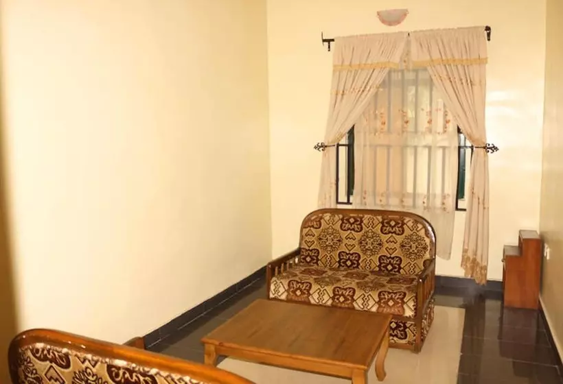 Green Park Hotel And Suites