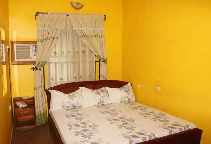 Green Park Hotel And Suites