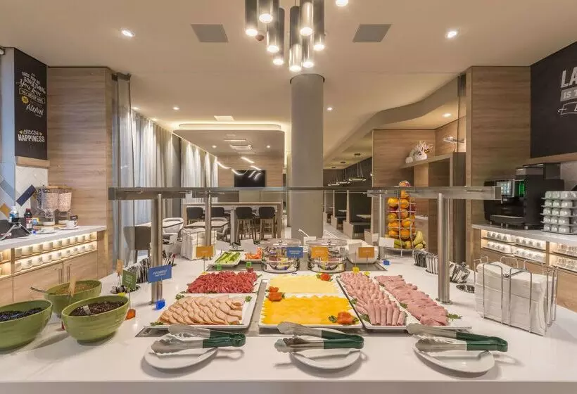 Hotelli Hampton By Hilton Frankfurt Airport