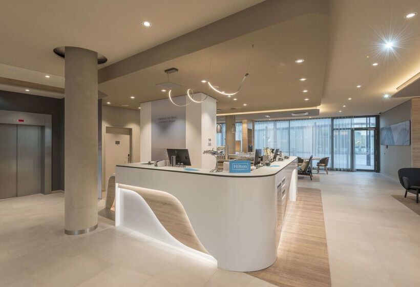 בית מלון כפרי Hampton By Hilton Frankfurt Airport