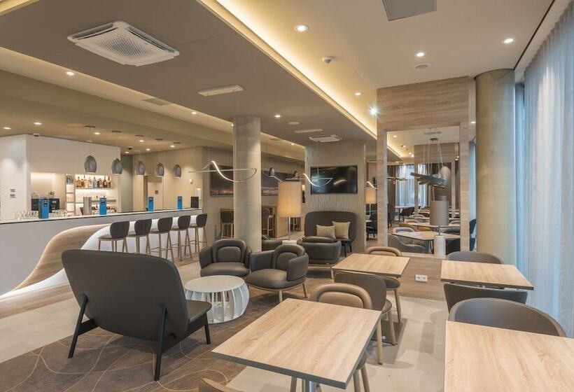 בית מלון כפרי Hampton By Hilton Frankfurt Airport