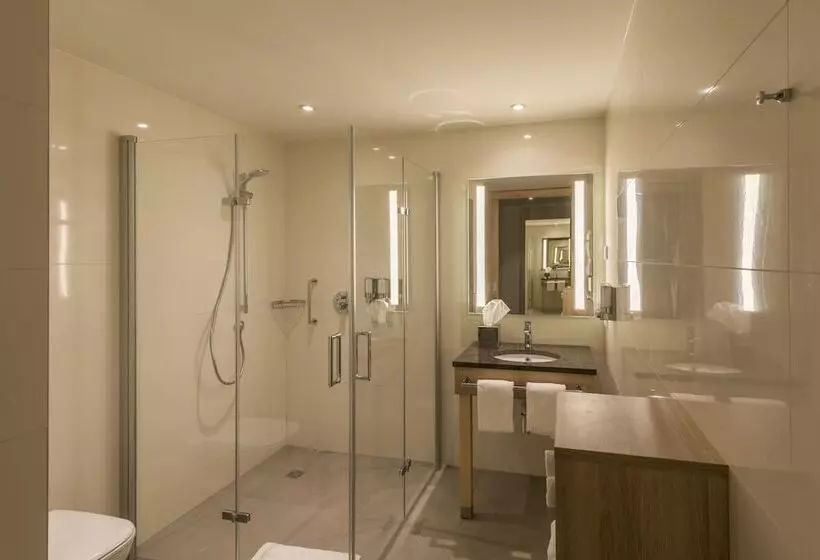 Hotelli Hampton By Hilton Frankfurt Airport