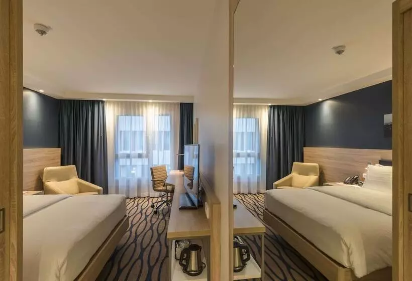 Hotelli Hampton By Hilton Frankfurt Airport