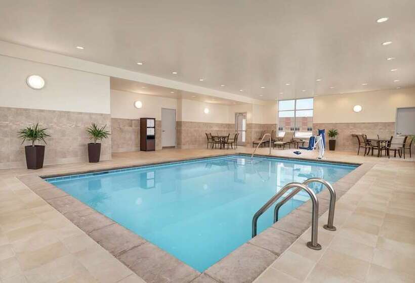 호텔 Hampton Inn Brooklyn Park