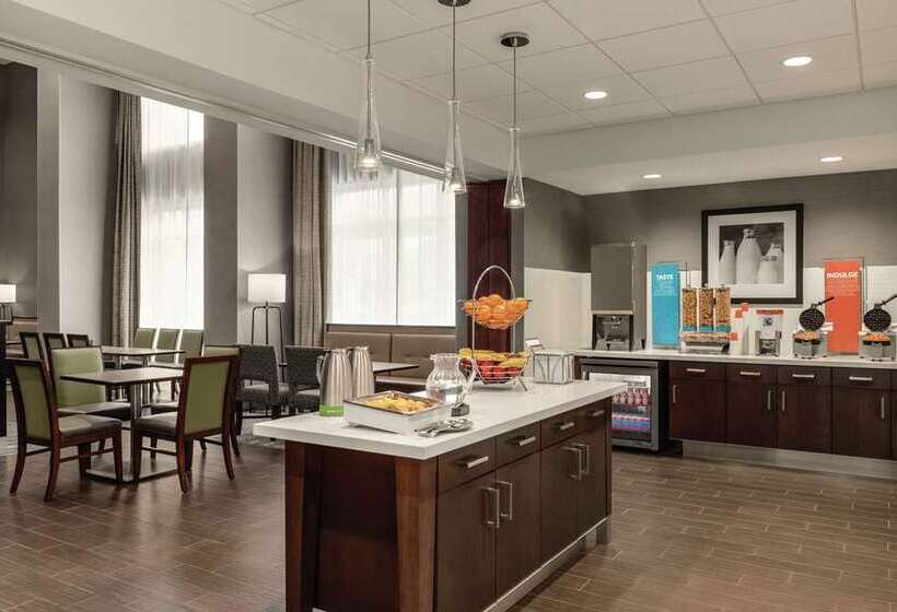 호텔 Hampton Inn Brooklyn Park