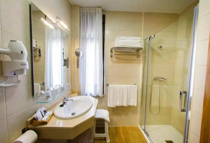 Hotelli Hospedería Castilla Plaza Mayor