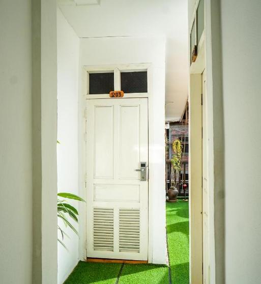 פנסיון Frangipani Guest House