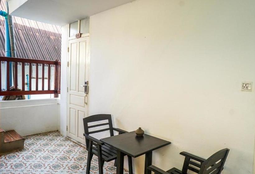 פנסיון Frangipani Guest House