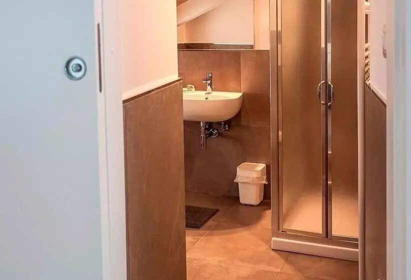 Majatalo Guest House Viaroma