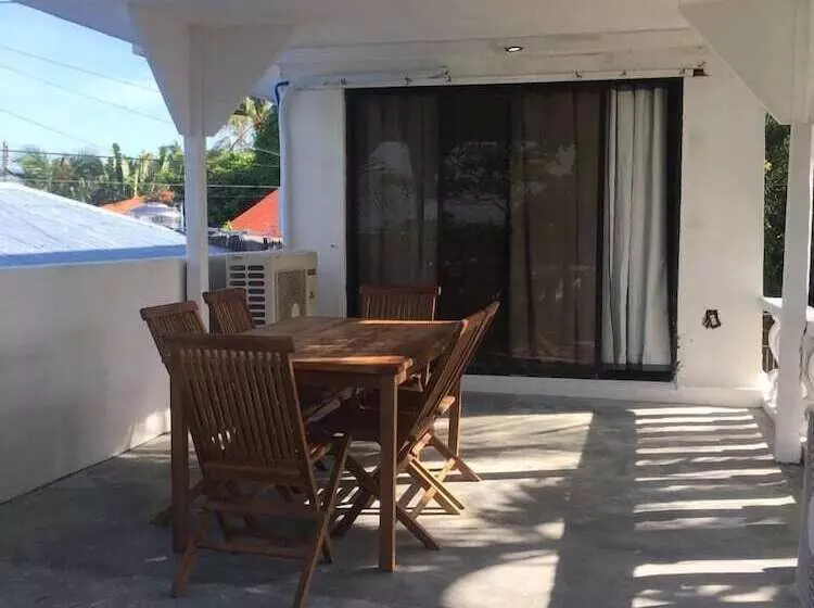 پانسیون Mariana Guesthouse