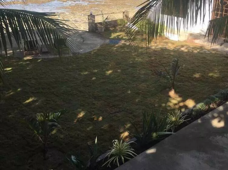پانسیون Mariana Guesthouse