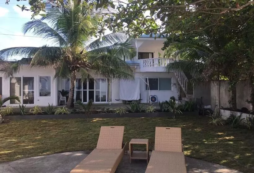 پانسیون Mariana Guesthouse