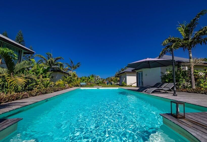 Pensão Poé Côté Lagon Beach Bungalows