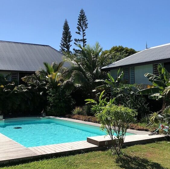 Pensão Poé Côté Lagon Beach Bungalows