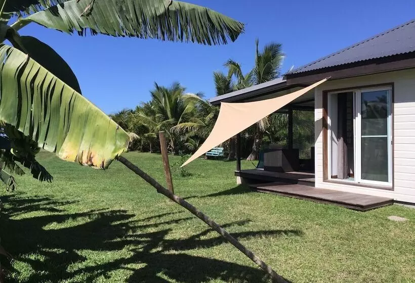 پانسیون Poé Côté Lagon Beach Bungalows