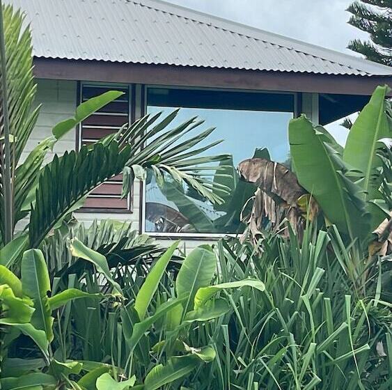 Pensão Poé Côté Lagon Beach Bungalows