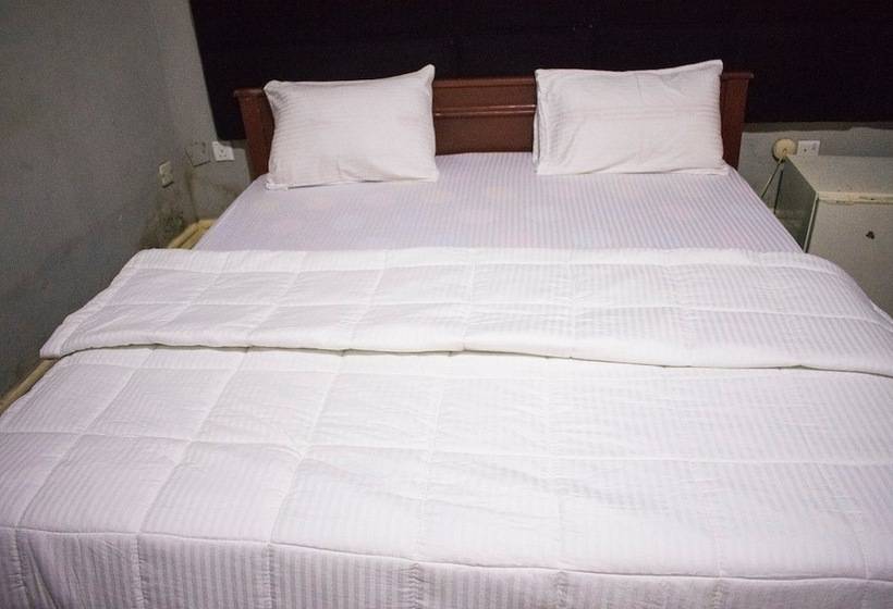 پانسیون Whitehouse Exclusive Guest House