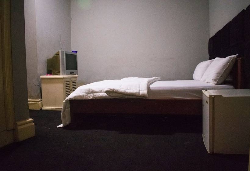 پانسیون Whitehouse Exclusive Guest House