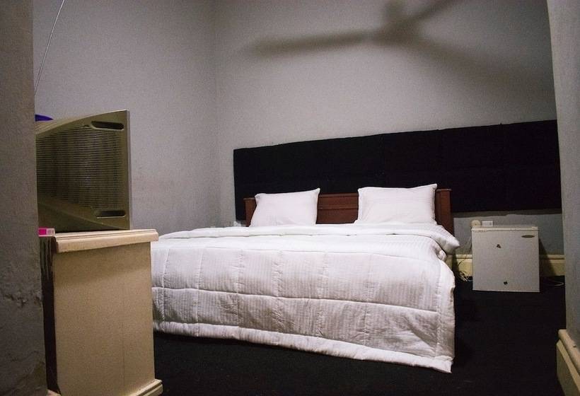 پانسیون Whitehouse Exclusive Guest House