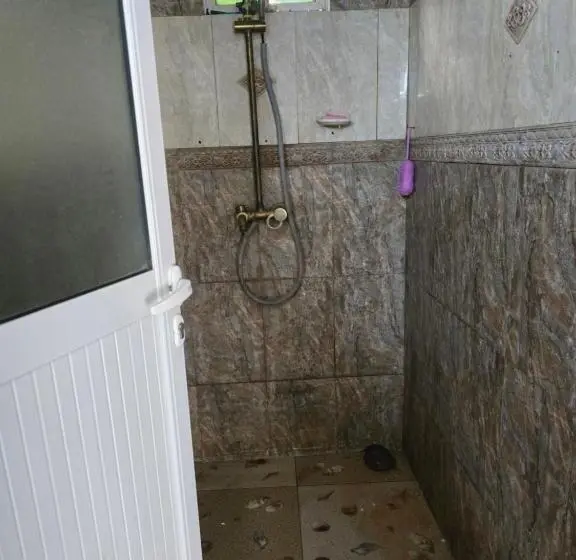 پانسیون Luvish Guest House