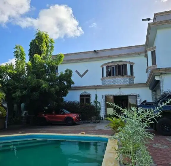 پانسیون Luvish Guest House