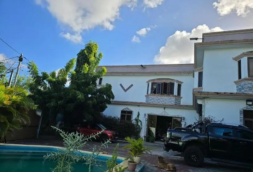 پانسیون Luvish Guest House