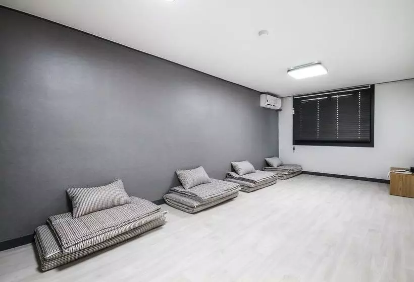 Deluxe Hostel